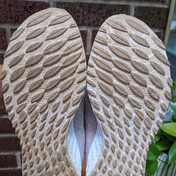 New Balance Women's Pink Fresh Foam Running Shoes Size 7.5 - Picture 6 of 6